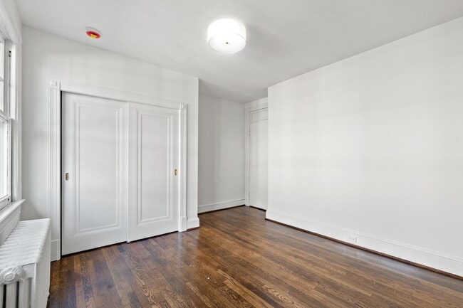 Building Photo - 2814 Bellevue Terrace NW