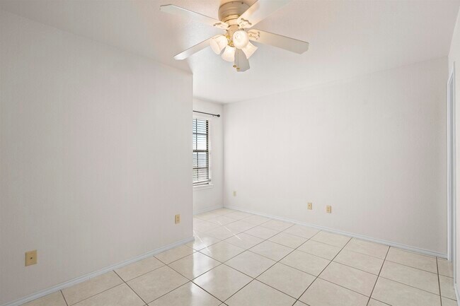 Building Photo - 100 Ramon Cardenas Dr