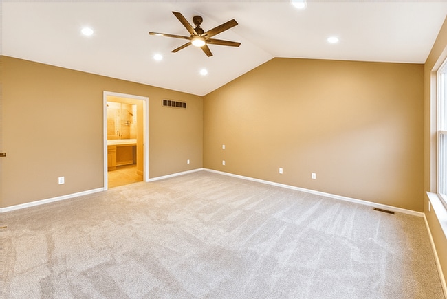 Building Photo - 3075 Greenwich Ct