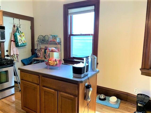 Building Photo - 125 E Johnson St