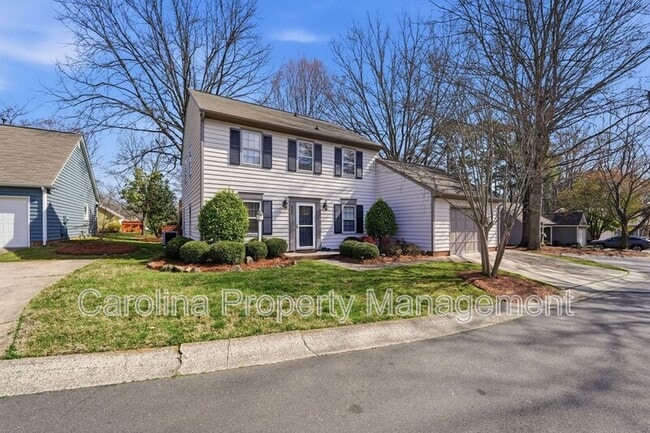 Building Photo - 805 Farm Tree Ln