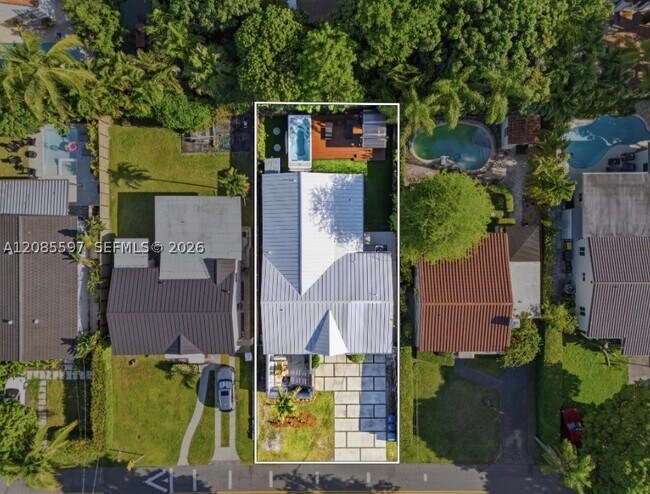 Building Photo - 4628 SW 10th St