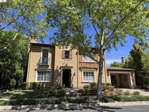 Building Photo - 7875 Kennard Ln