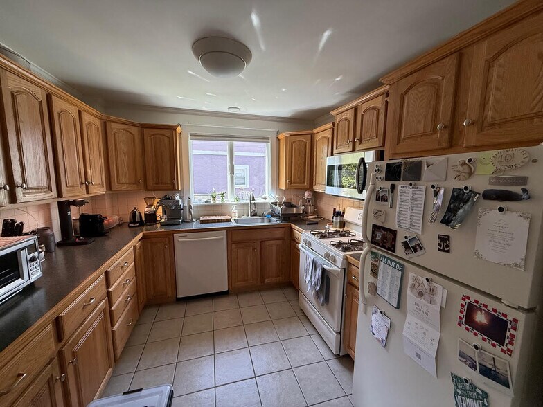 Building Photo - 86 Warwick Rd