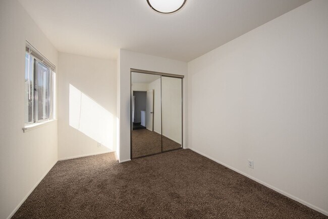 Building Photo - Beautiful 2 Story with Large Lot on Quiet ...
