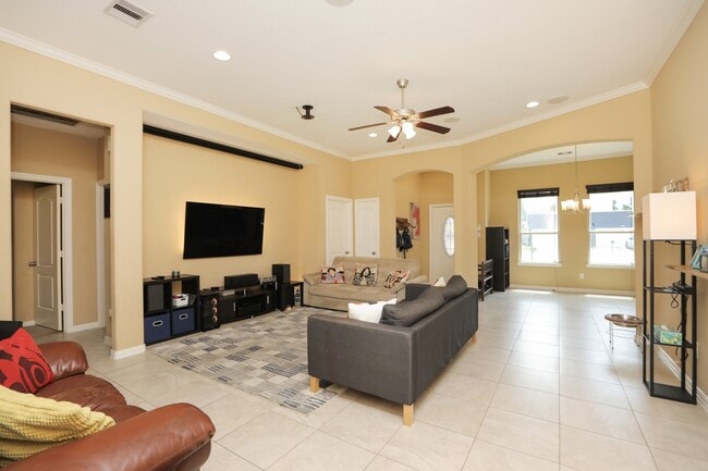 Building Photo - 6615 Goldspier St