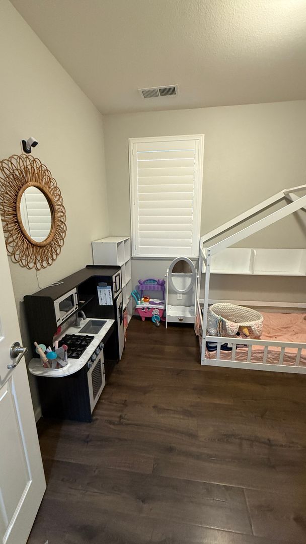 Building Photo - 9220 Antonon Ct