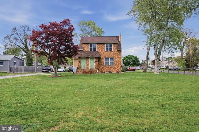 Building Photo - 1130 E Park Ave