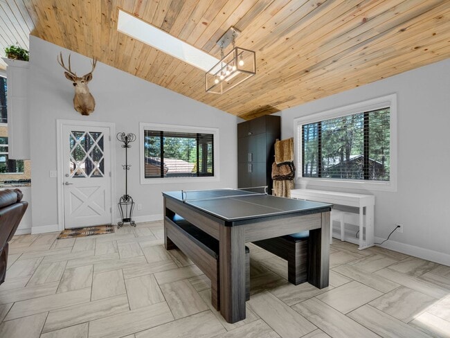 Building Photo - Gorgeous Furnished Country Club Rental