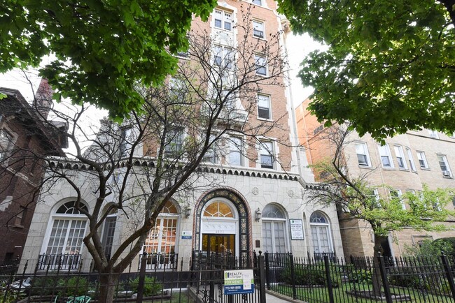 Building Photo - 4521 N Malden