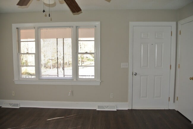 Building Photo - 1165 First Street Extension