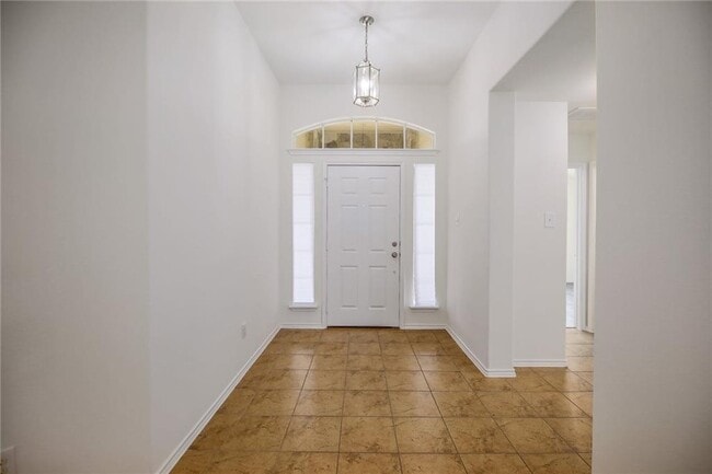 Building Photo - 137 Langtry Ln
