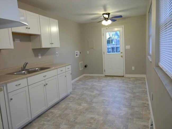 Building Photo - 2144 Nomad Ave