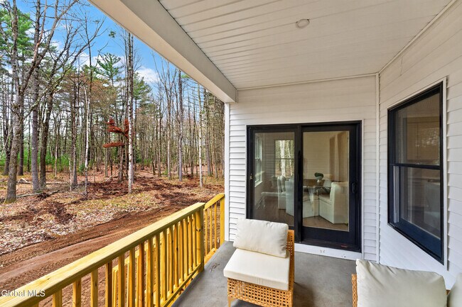 Building Photo - 622 Acland Blvd