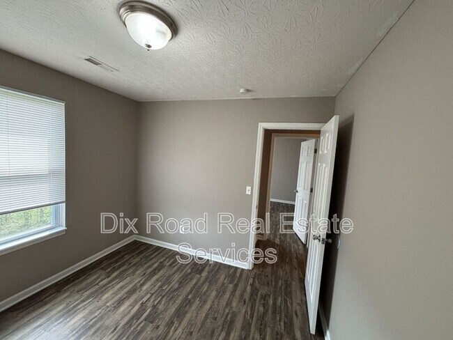 Building Photo - 209 Wexford Dr