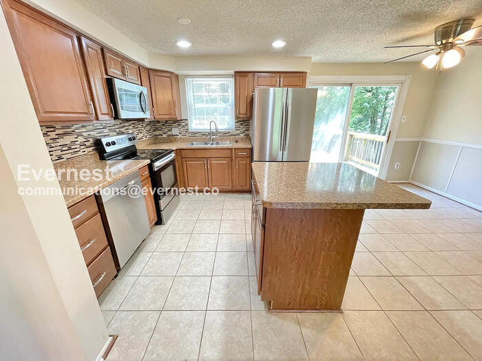 Building Photo - 3324 Rollingwood Dr