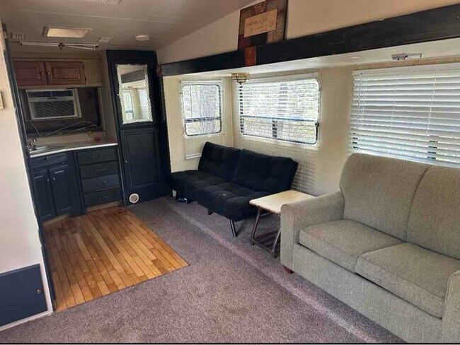 Building Photo - 1598 Ruby Rd