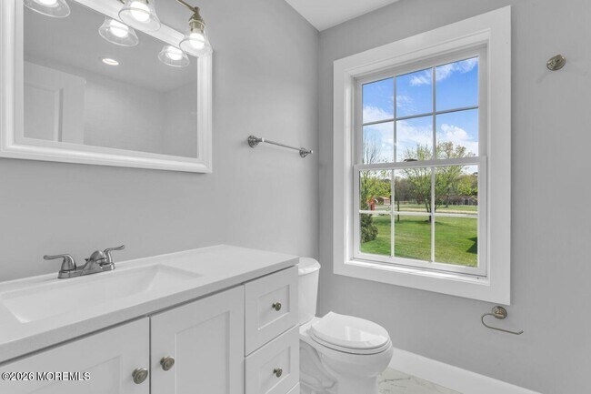 Building Photo - 553 Colts Neck Rd