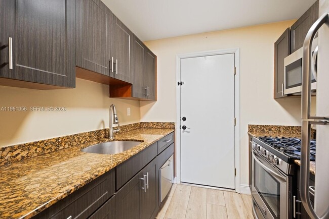 Building Photo - 14500 SW 88th Ave