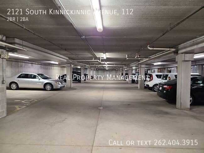 Building Photo - 2121 S Kinnickinnic Ave