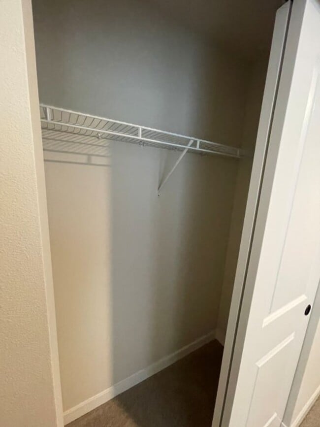 Building Photo - 4Bd/3.5Ba Snohomish Townhouse