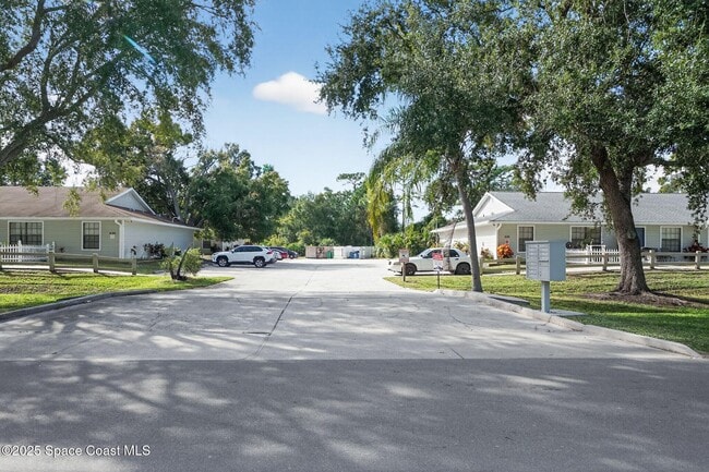 Building Photo - 410 Thor Ave SE