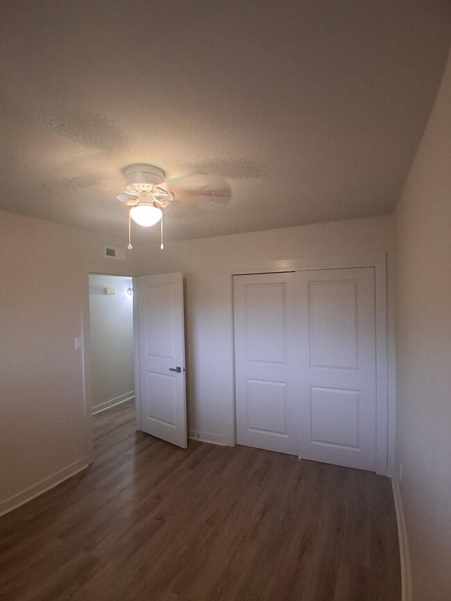 Building Photo - 8906 Ilona Ln