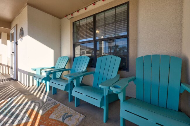 Building Photo - 17462 Front Beach Rd