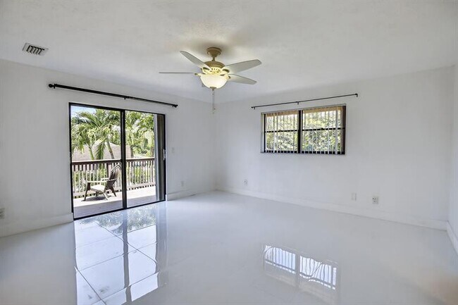 Building Photo - 8201 SW 57th St