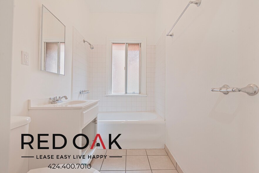 Building Photo - 5757 Franklin Ave