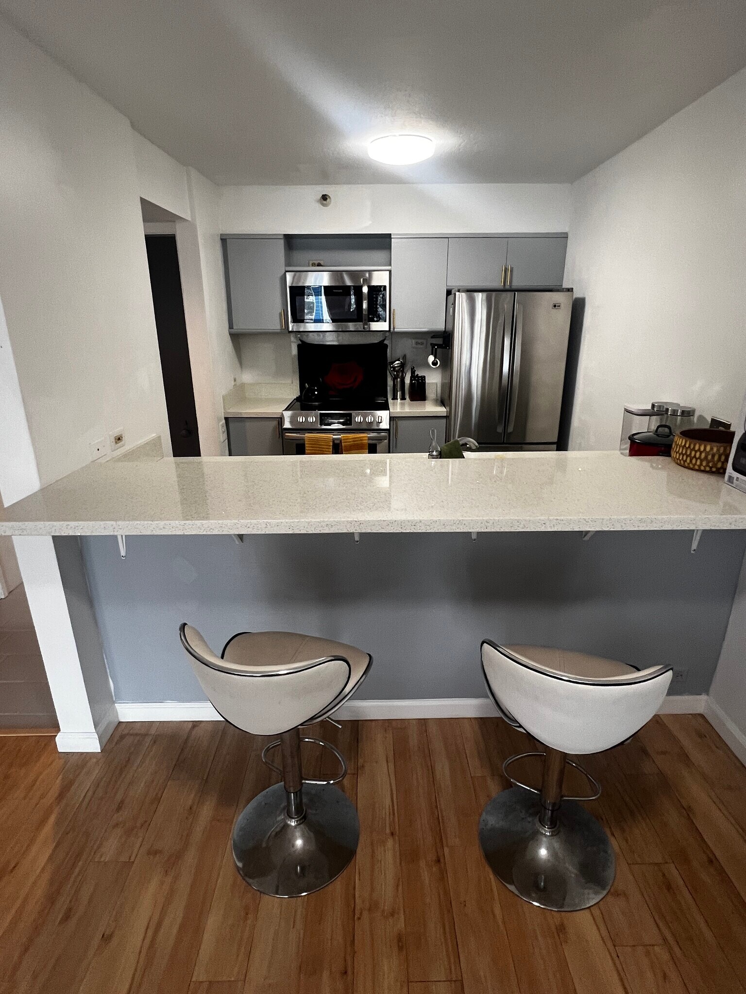 Building Photo - 60 N Beretania St