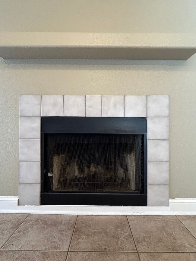 Building Photo - 2652 N Sericin Cir