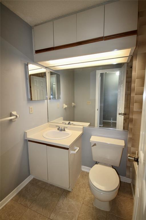 Building Photo - 3283 Oak Lake Pl