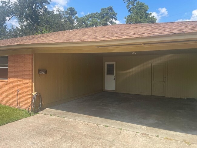 Building Photo - 3520 Lazy Ln