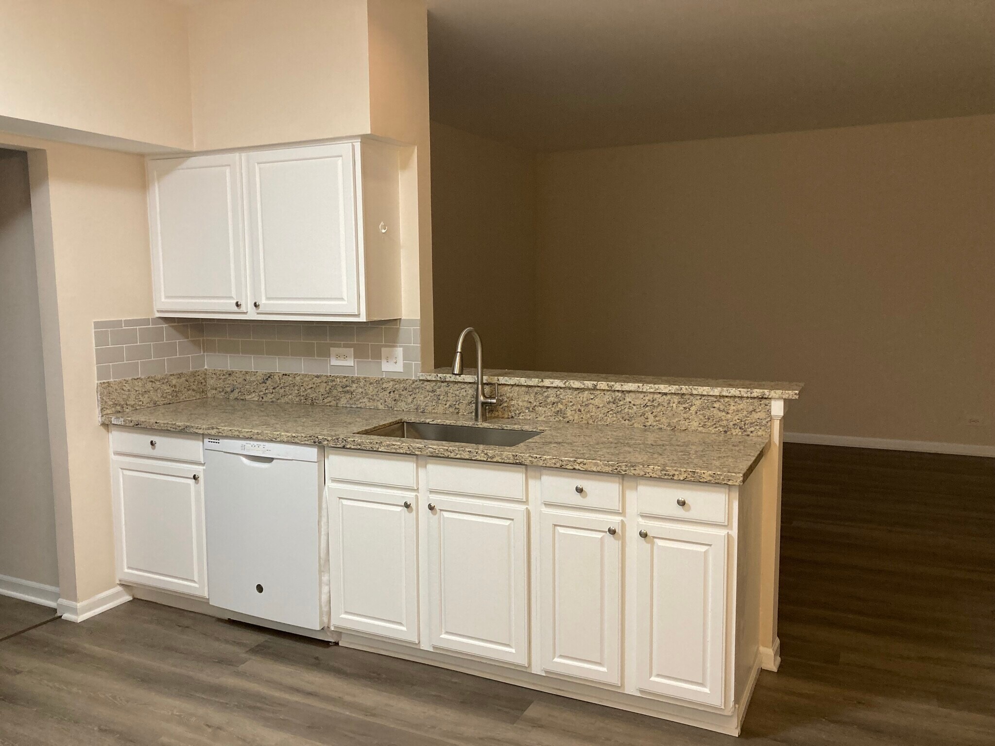 Kitchen - 12 Gail Ct