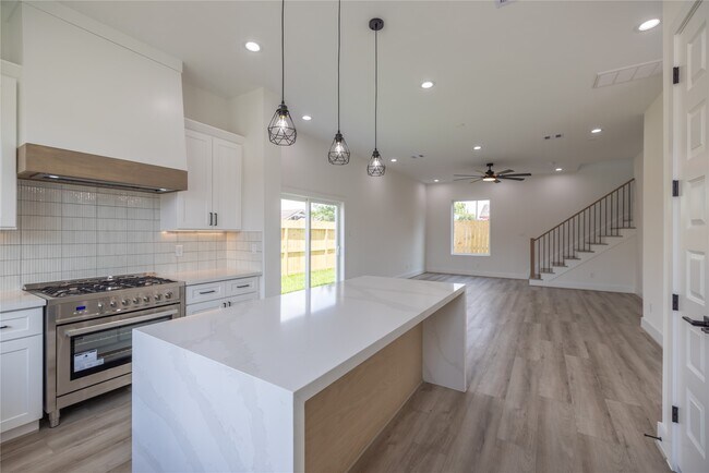 Building Photo - 1816 West St