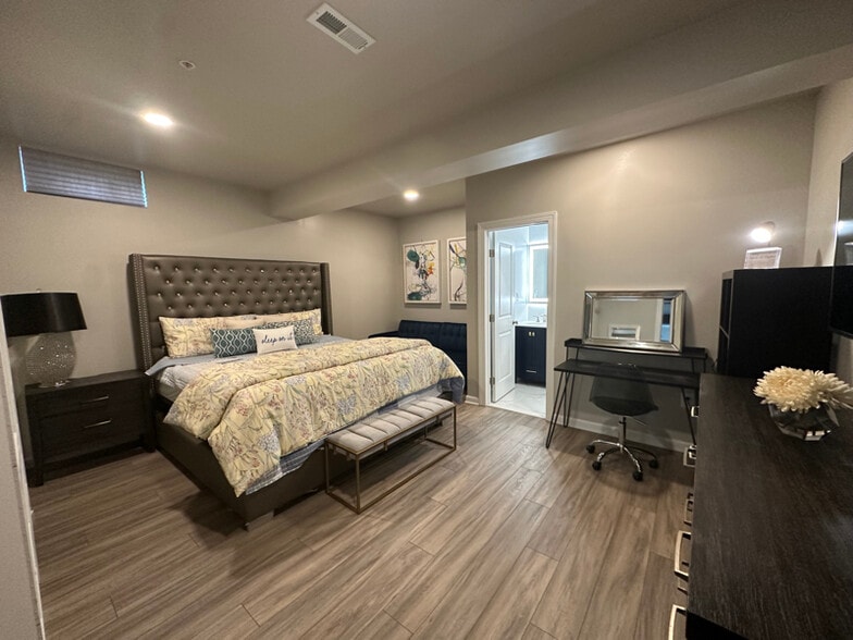 Building Photo - 15475 Annapolis Rd