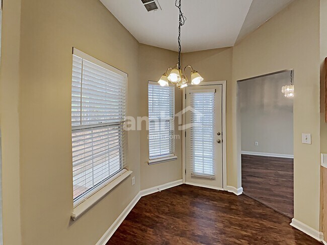Building Photo - 4865 Lake Park Ln