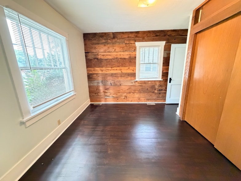 Building Photo - 850 Martin St