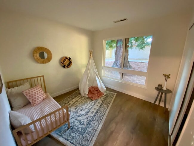 Building Photo - 124 Torrey Pine Terrace