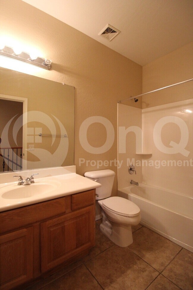 Building Photo - 3951 E Ravenswood Dr