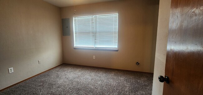 Building Photo - 907 NE Tortoise Dr