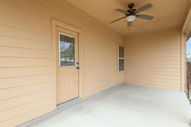 Building Photo - 424 Jack Rabbit Ln