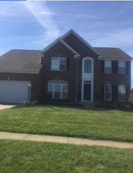 Building Photo - 5573 Woodmansee Way