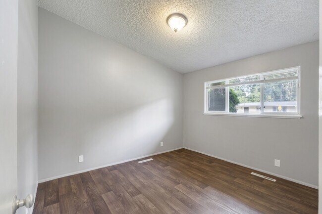 Building Photo - 12767 Lala Cove Ln SE