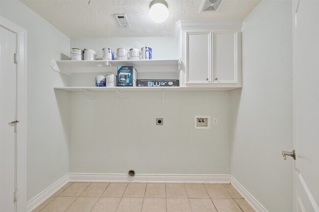 Building Photo - 13313 Enchanted Way