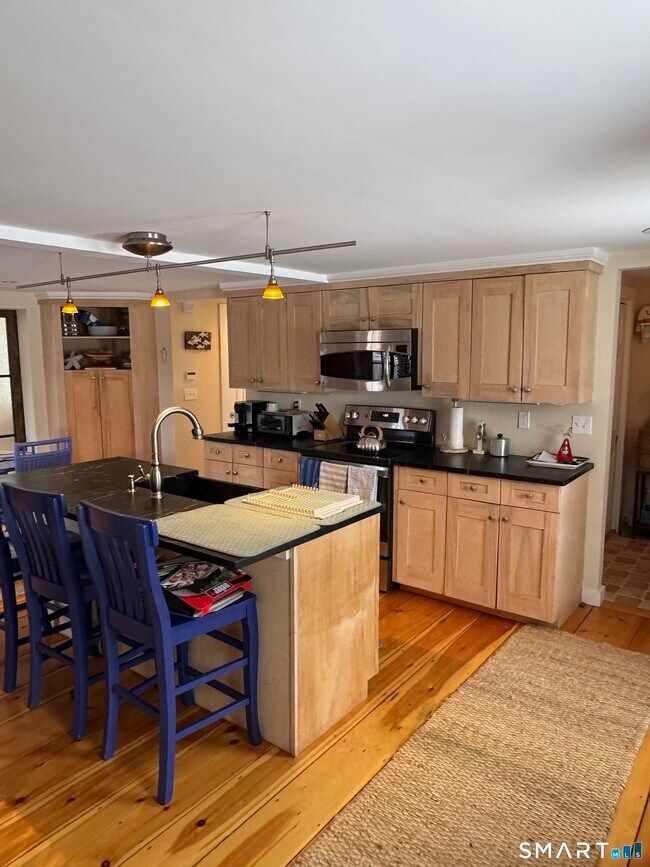 Building Photo - 84 Waterside Ln