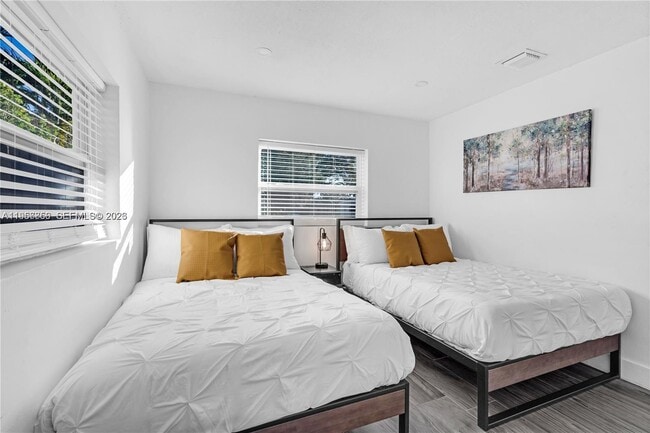 Building Photo - 6661 Freedom St