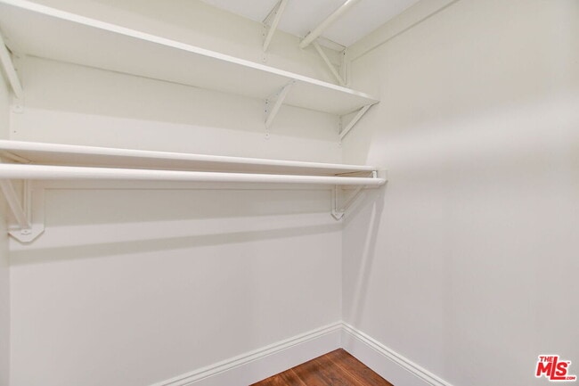 Building Photo - 918 S Wooster St