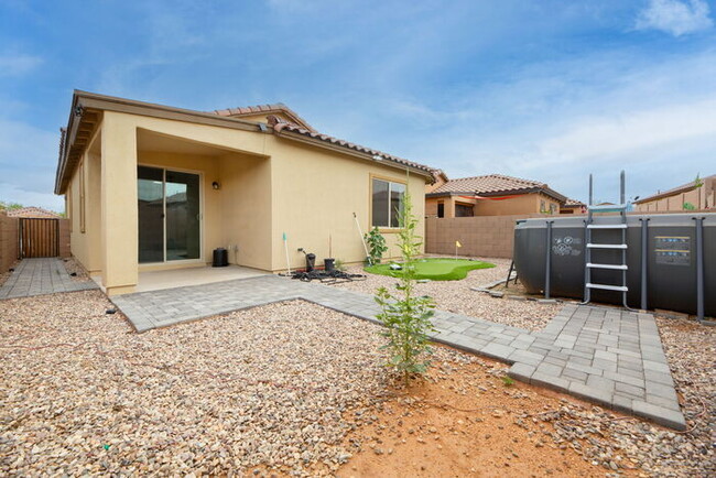 Building Photo - Three Bedroom in Sahuarita